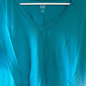 GAP T-shirt in XXL turquoise. Like new.